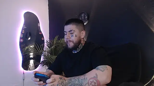 Snapshot of Ash_gusbig chatting on 18, 3, 2025 Ash gusbig online show from 18, 3, 2025