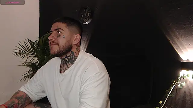 Snapshot of Ash_gusbig chatting on 11, 2, 2025 Ash gusbig online show from 11, 2, 2025