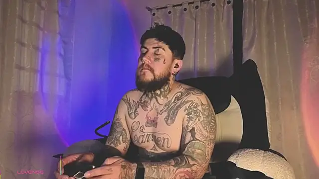 Ash gusbig online show from 14, 4, 2026
