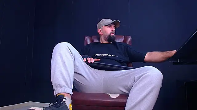 JackEthann online show from 4, 10, 2025