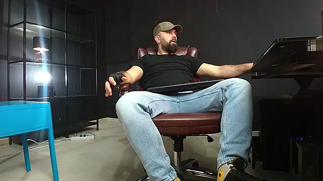 JackEthann online show from 6, 1, 2025