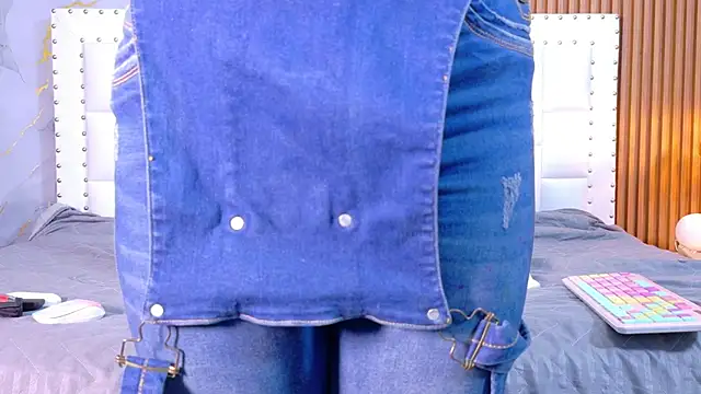 Snapshot of indianschoolgirl chatting on 18, 11, 2025 indianschoolgirl online show from 18, 11, 2025