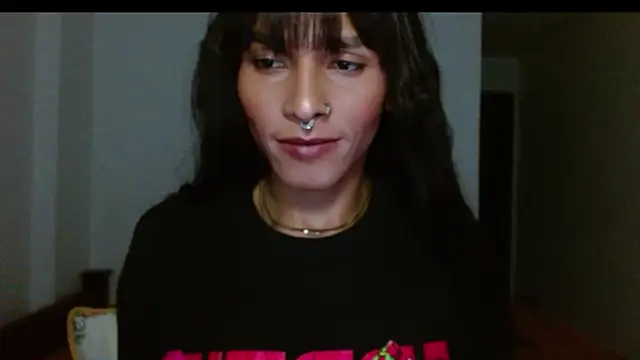 carolinemiller7 online show from 24, 1, 2025