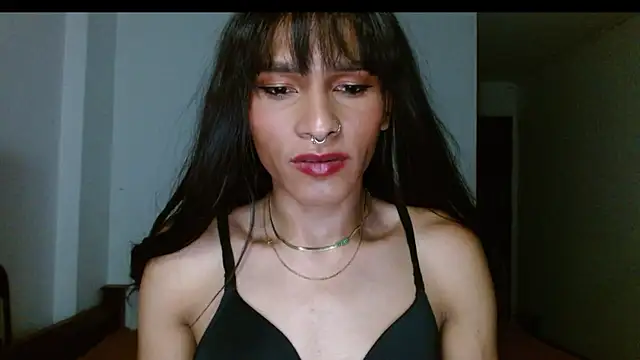 carolinemiller7 online show from 31, 1, 2025