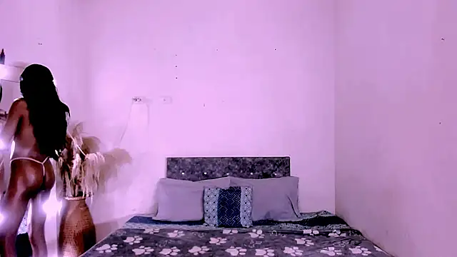 carolinemiller7 online show from 5, 4, 2026