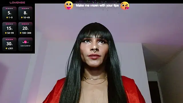 carolinemiller7 online show from 13, 12, 2024