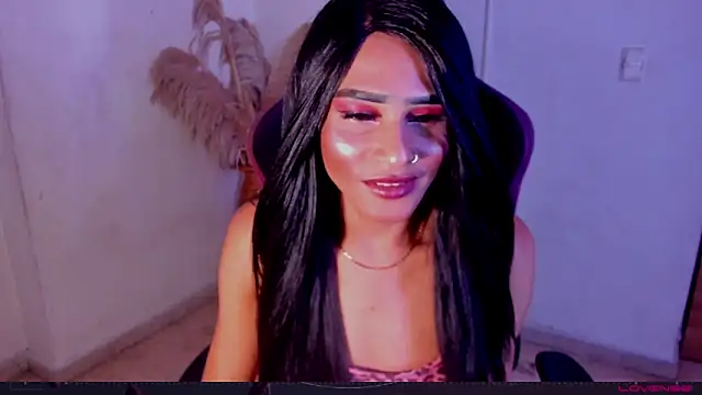 carolinemiller7 online show from 20, 12, 2025