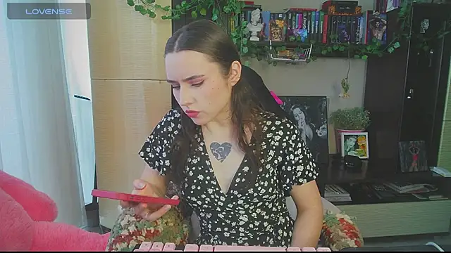 Aurora workerr online show from 17, 4, 2026