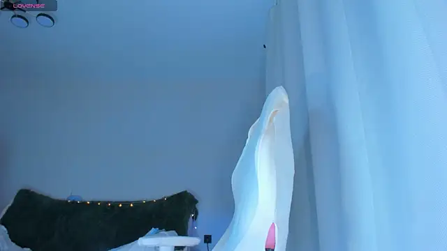 Snapshot of JennyWoody chatting on 30, 11, 2025 JennyWoody online show from 30, 11, 2025