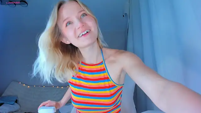 Snapshot of JennyWoody chatting on 23, 11, 2025 JennyWoody online show from 23, 11, 2025