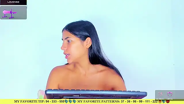 AriannaLewiis online show from 22, 4, 2026