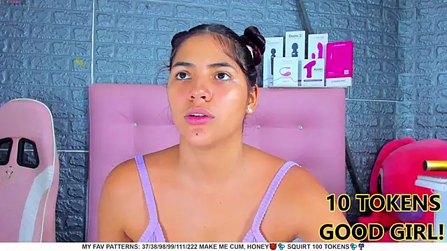 AriannaLewiis online show from 28, 2, 2025