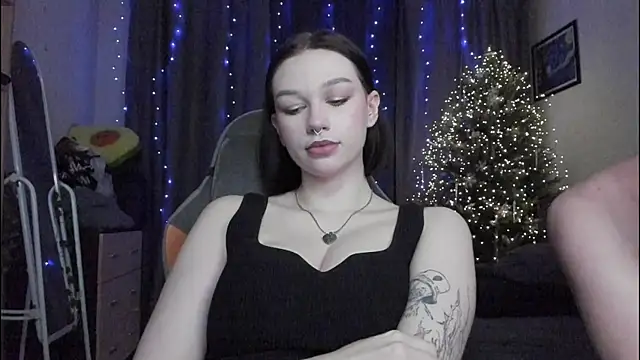 Emmy m00n online show from 19, 12, 2024