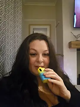 Snapshot of Britishbella chatting on 21, 2, 2025 Britishbella online show from 21, 2, 2025