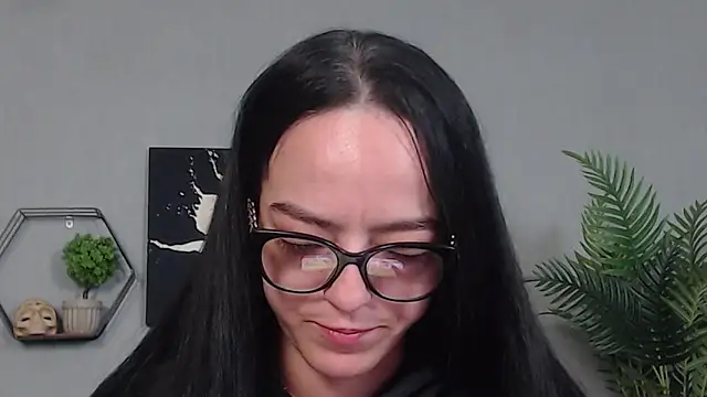 IzabelllNoir online show from 13, 5, 2026
