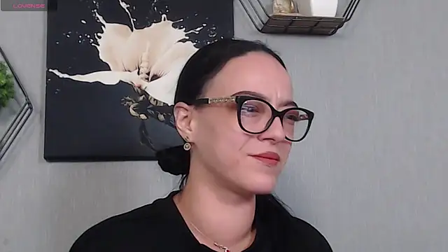 IzabelllNoir online show from 8, 4, 2026