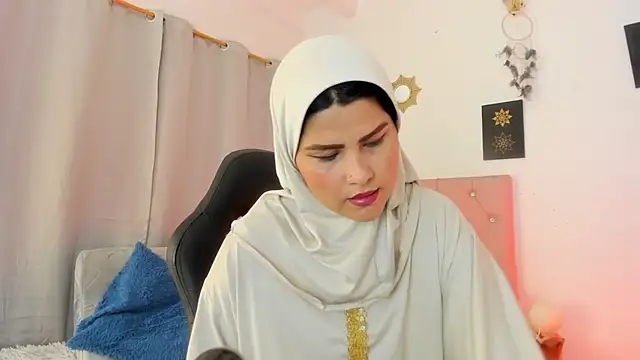Snapshot of AishaAmin_ chatting on 27, 6, 2026 AishaAmin online show from 27, 6, 2026