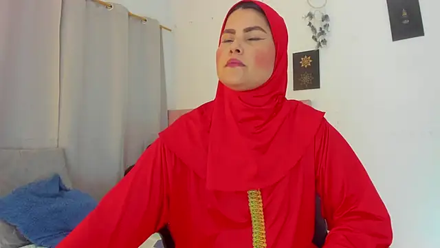 Snapshot of AishaAmin_ chatting on 17, 6, 2026 AishaAmin online show from 17, 6, 2026