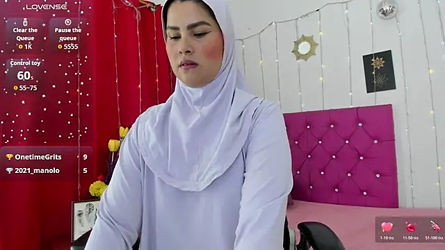 AishaAmin  online show from 28, 11, 2025