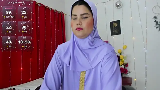 AishaAmin  online show from 13, 11, 2025