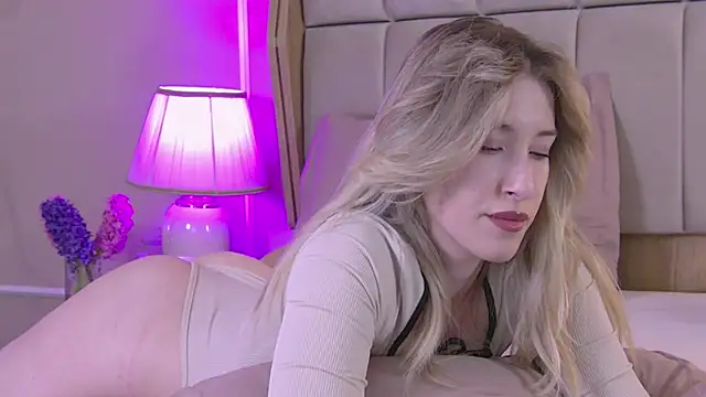 SerenaBennet online show from 5, 3, 2026