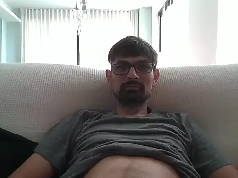 Snapshot of spence204011 chatting on 2, 1, 2025 spence204011 online show from 2, 1, 2025