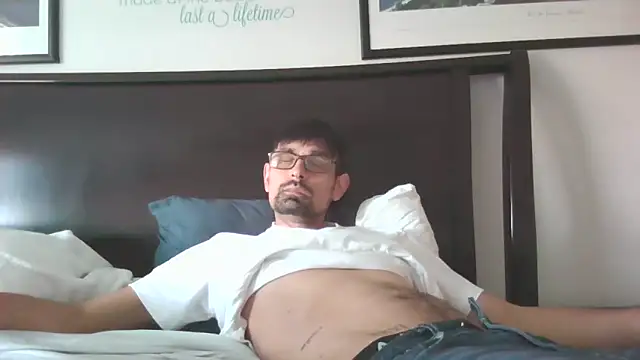Snapshot of spence204011 chatting on 14, 2, 2026 spence204011 online show from 14, 2, 2026