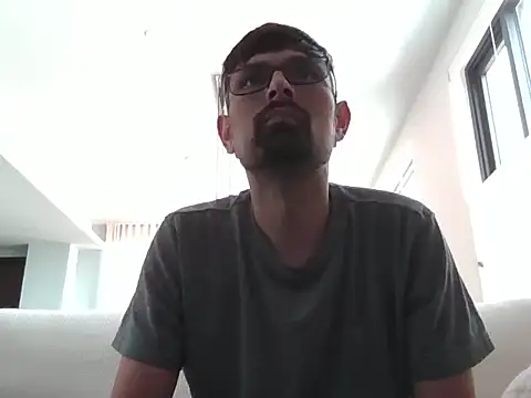 Snapshot of spence204011 chatting on 2, 1, 2025 spence204011 online show from 2, 1, 2025