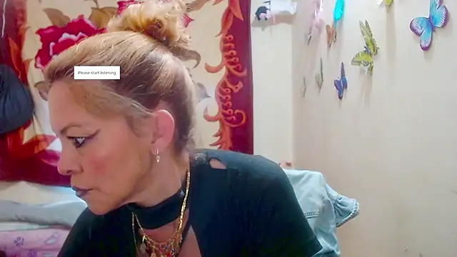 Snapshot of electra-mommy chatting on 23, 10, 2025 electra-mommy online show from 23, 10, 2025