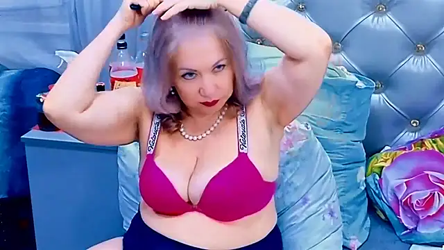 Snapshot of Hornystepmom29 chatting on 5, 6, 2026 Hornystepmom29 online show from 5, 6, 2026