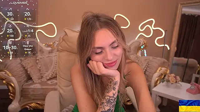 ChloeBrightt online show from 3, 10, 2025