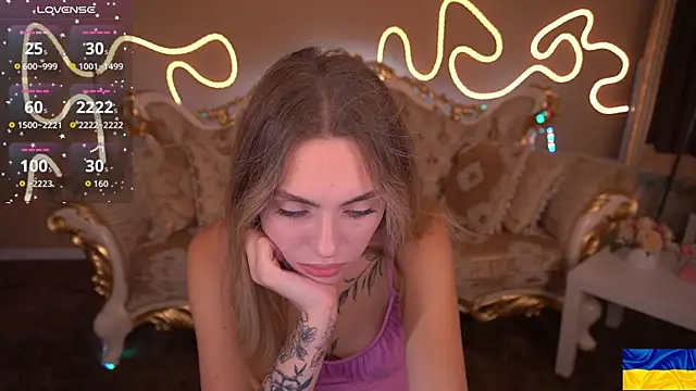 ChloeBrightt online show from 7, 10, 2025