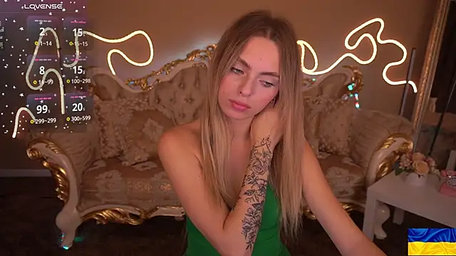 ChloeBrightt online show from 9, 10, 2025