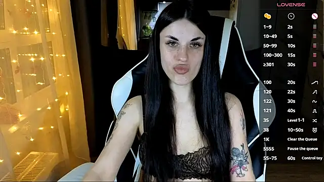 Mary   Moore online show from 23, 11, 2025