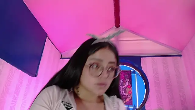 Snapshot of vitoria23_ chatting on 26, 5, 2026 vitoria23 online show from 26, 5, 2026