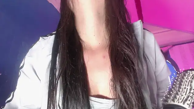 Snapshot of vitoria23_ chatting on 17, 7, 2026 vitoria23 online show from 17, 7, 2026