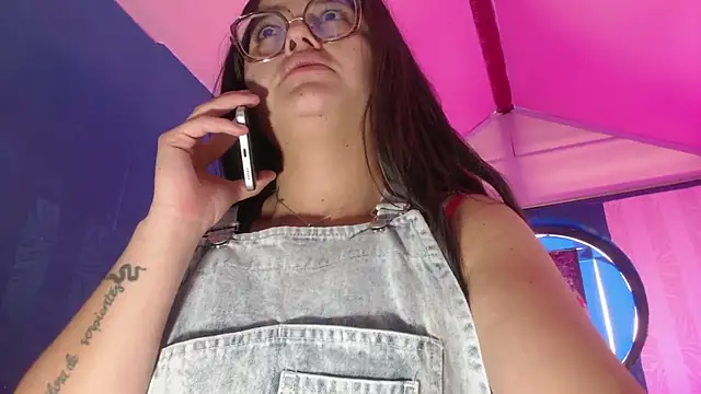 Snapshot of vitoria23_ chatting on 6, 7, 2026 vitoria23 online show from 6, 7, 2026