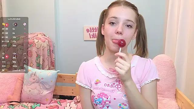 PrincessLittleKiki online show from 15, 10, 2025