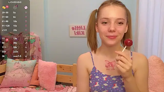 Snapshot of PrincessLittleKiki chatting on 3, 10, 2025 PrincessLittleKiki online show from 3, 10, 2025