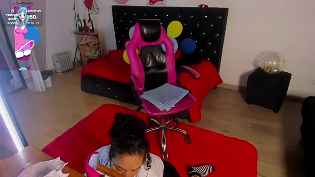 Aliciia cute1 online show from 6, 3, 2026