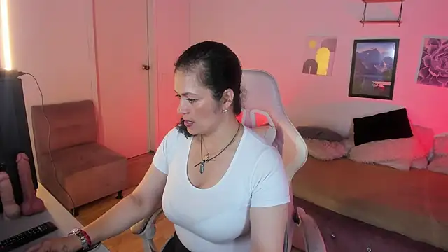 Aliciia cute1 online show from 10, 10, 2025