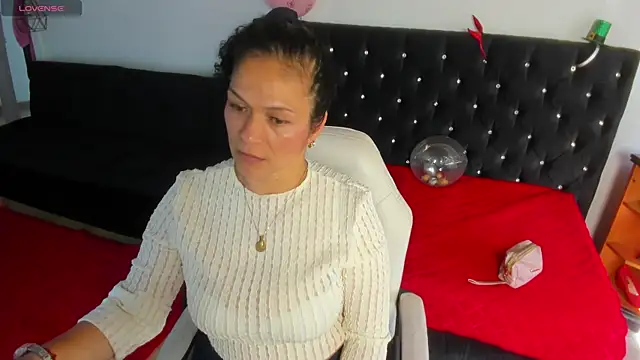 Snapshot of Aliciia_cute1 chatting on 30, 5, 2026 Aliciia cute1 online show from 30, 5, 2026