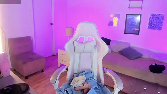 Aliciia cute1 online show from 14, 10, 2025