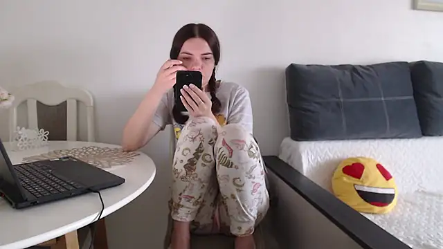  JustmeHere  online show from 15, 3, 2026