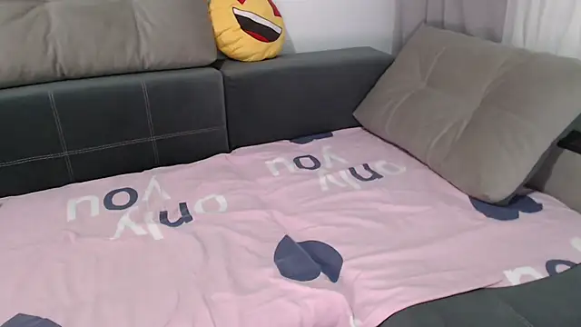  JustmeHere  online show from 14, 9, 2025