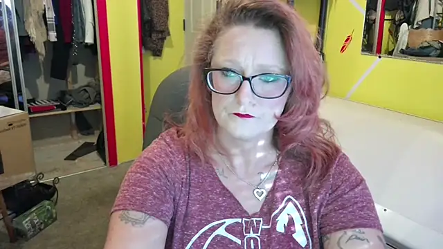 Lisalovely6981 online show from 6, 11, 2025