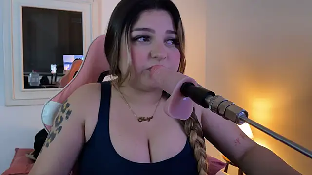 SweetPaige  online show from 31, 10, 2025