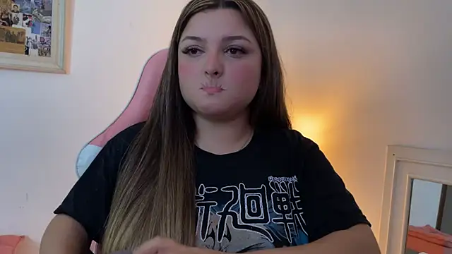 SweetPaige  online show from 2, 12, 2025