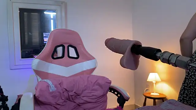 SweetPaige  online show from 27, 10, 2025