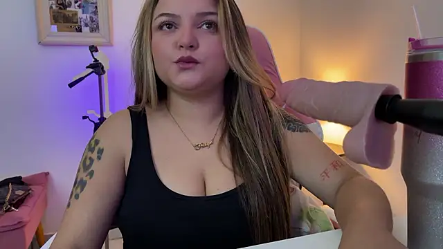 SweetPaige  online show from 13, 3, 2026